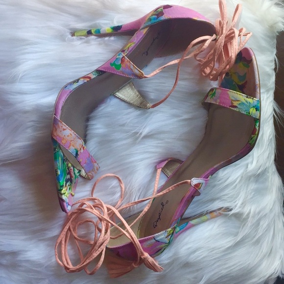 Shoes - Hawaiian Print Lace Up Sandal Heels